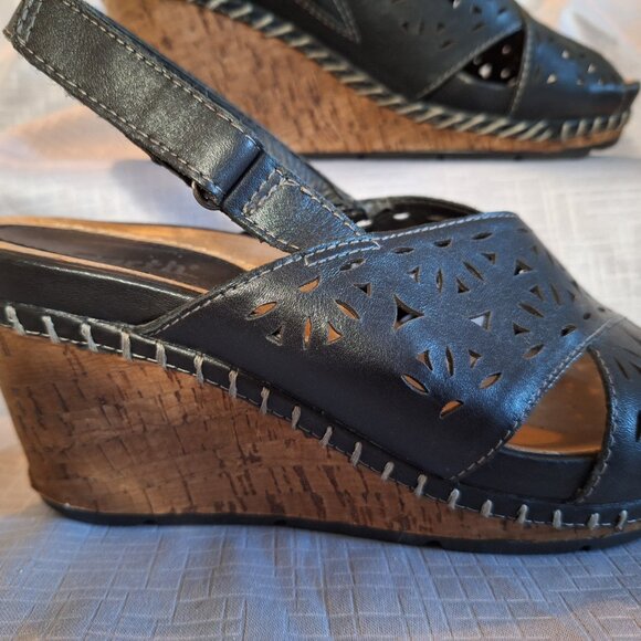 Earth Aries Leather Upper wedge sandal - Picture 3 of 11